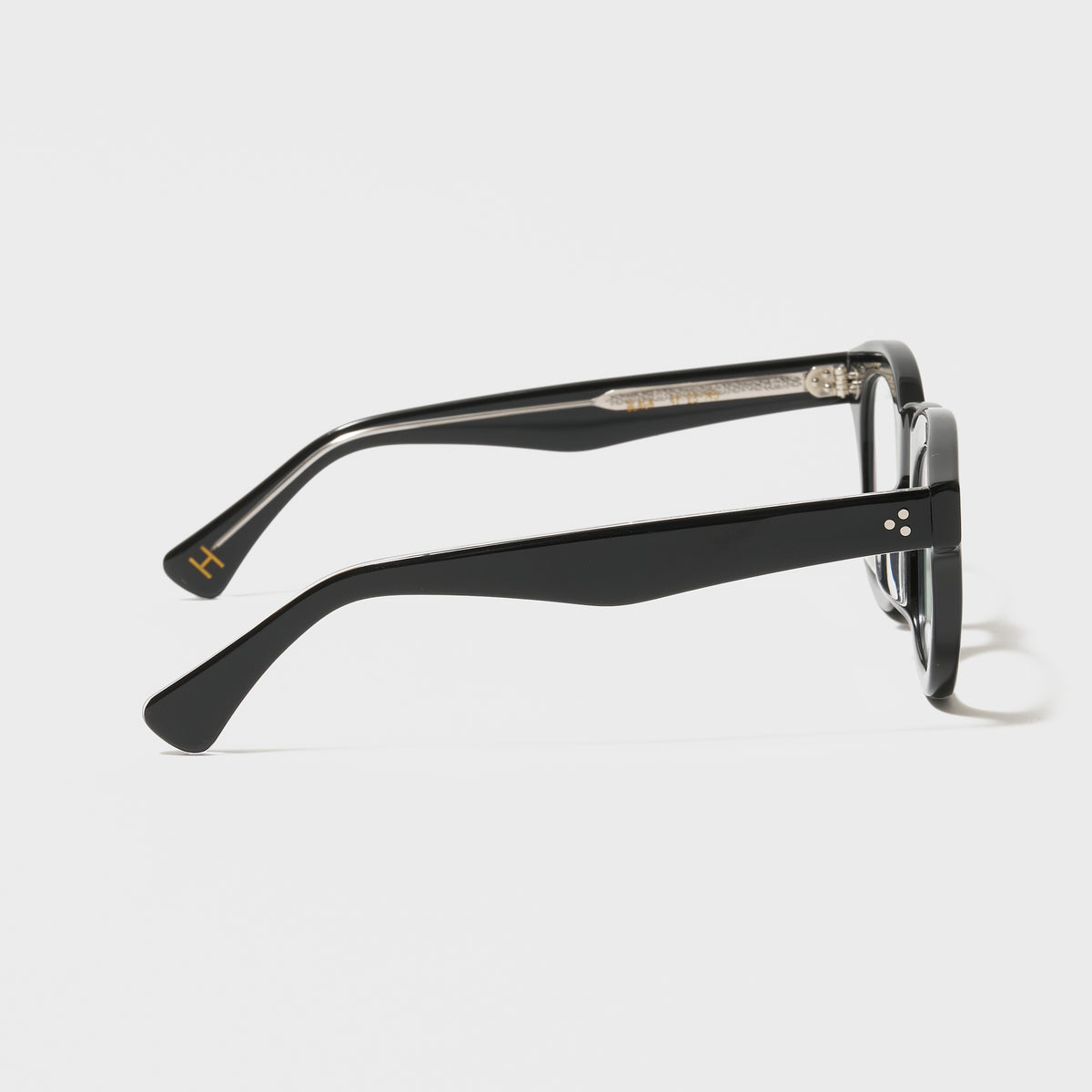 H-06 | BLK-CLR